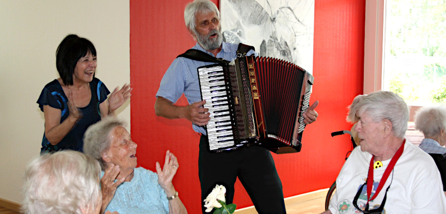 Bild von Hans bei einem Auftritt